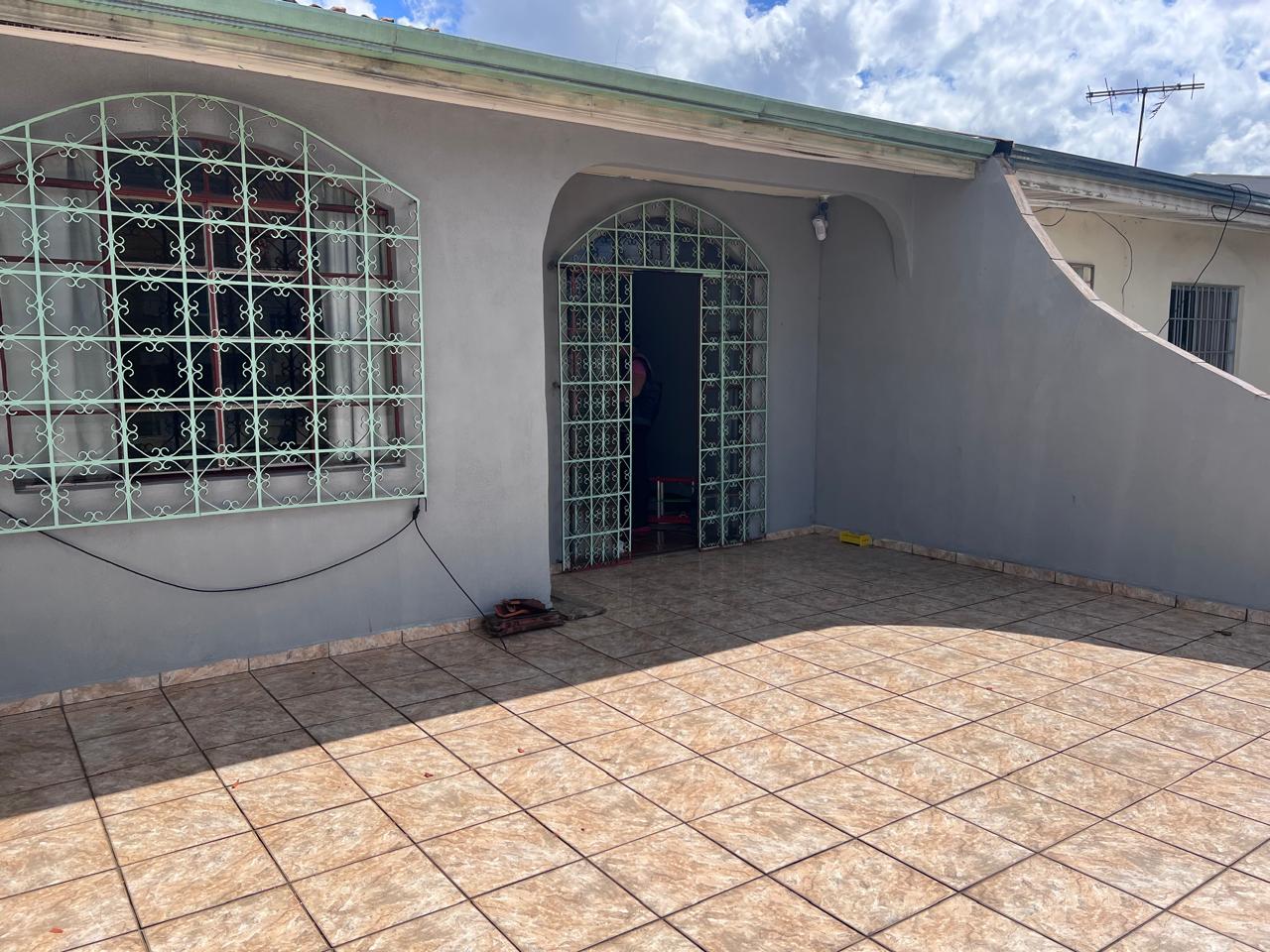 Excelente Sobrado com 03 quartos no Residencial Itapoá, no Bairro Xaxim