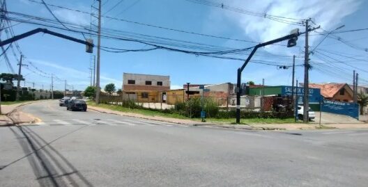 Lote/Terreno para Alugar, 450 m² por R$ 3.200/Mês