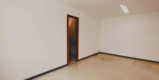 Sala Comercial com 2 Quartos e 1 banheiro para Alugar, 55 m² por R$ 2.500/Mês
